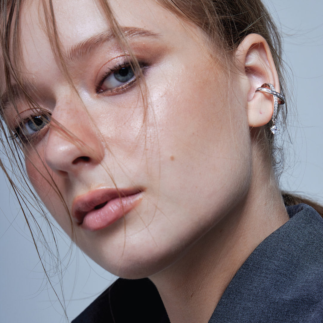 Luxuriate Cross Ear Cuff