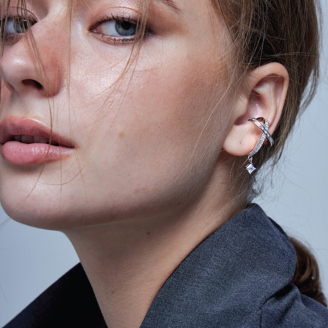 Luxuriate Cross Ear Cuff