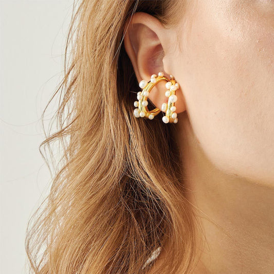 Theo Pearl Ear Cuff